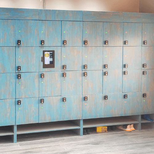 gym locker at gold's gym